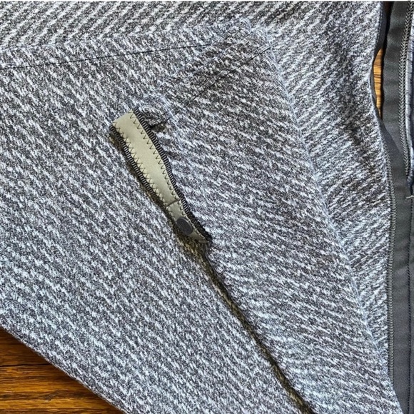 Lululemon Athletica Vinyasa convertible scarf gray/white - Picture 7 of 7